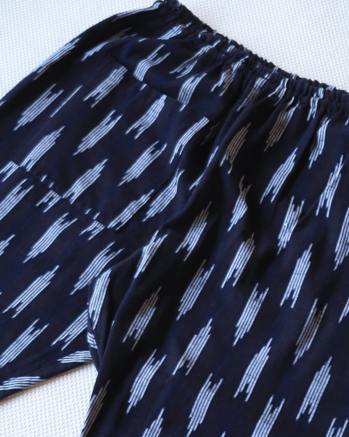 うなぎの寝床 現代風 MONPE　矢絣